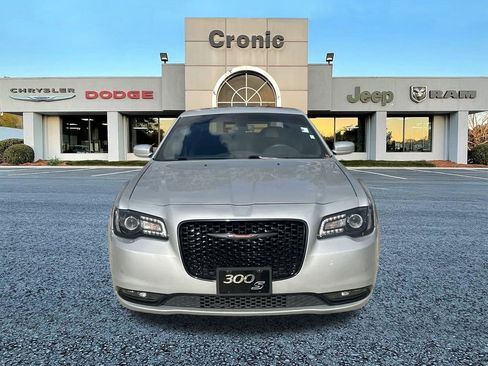 Used 2023 Chrysler 300 S image 8