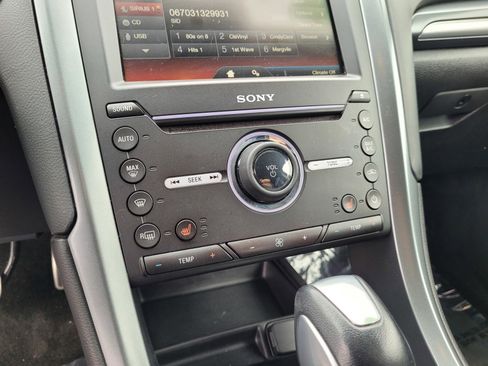 Used 2016 Ford Fusion Titanium image 18