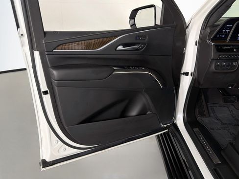 Used 2023 Cadillac Escalade Sport Platinum w/ LPO, ONYX Package AWD/4WD image 22