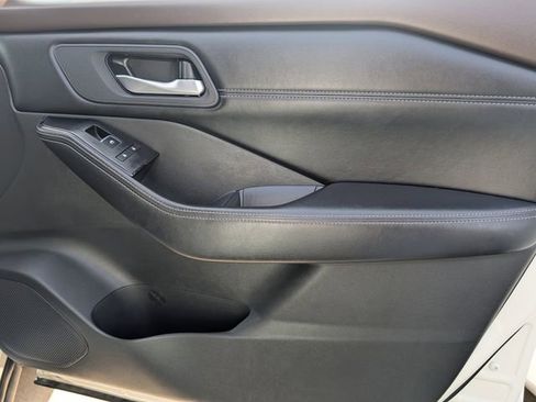 Used 2023 Nissan Rogue SL w/ SL Premium Package image 35