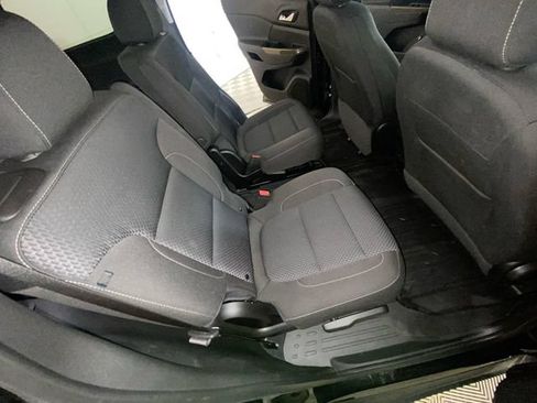 Used 2023 GMC Acadia SLE w/ Driver Convenience Package FWD image 33