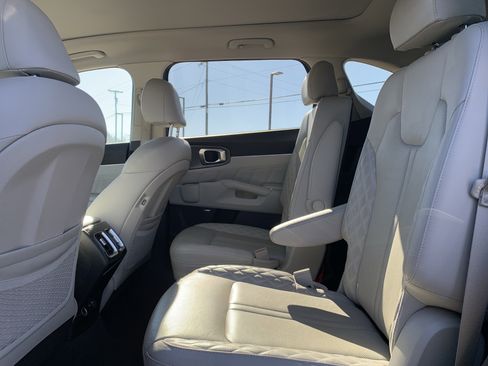 Used 2021 Kia Sorento SX image 32