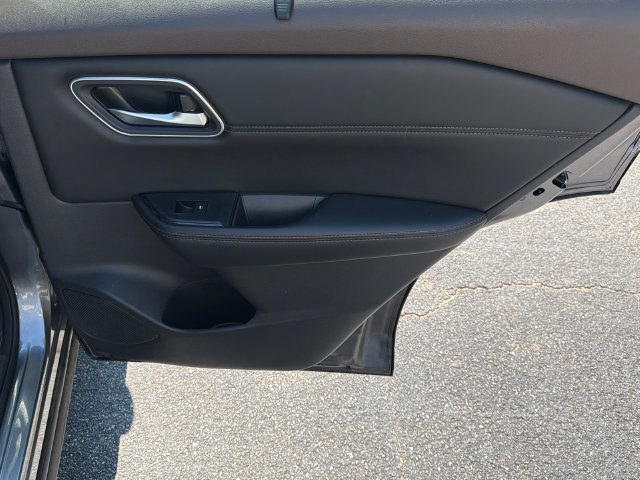 Used 2021 Nissan Rogue SV w/ Premium Package FWD image 18