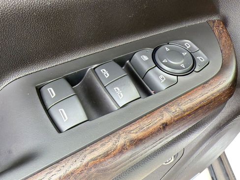 Certified 2023 GMC Acadia Denali w/ Denali Ultimate Package FWD image 22