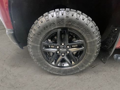 Used 2021 Chevrolet Silverado 1500 LT Trail Boss w/ Convenience Package II AWD/4WD image 13