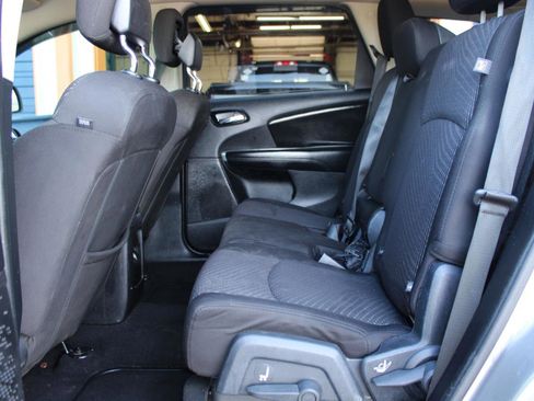 Used 2016 Dodge Journey SE w/ Flexible Seating Group image 35