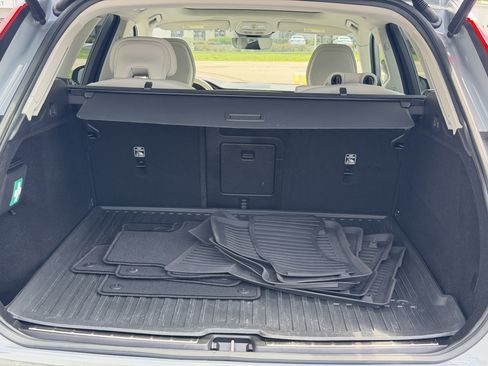 Certified 2024 Volvo XC60 B5 Plus w/ Protection Package Premier AWD/4WD image 10