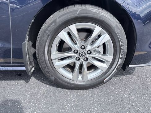 Used 2022 Toyota Sienna XLE w/ XLE Plus Package AWD/4WD image 12
