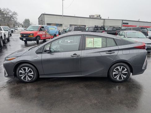Certified 2017 Toyota Prius Prime Premium image 3