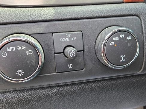 Used 2009 Chevrolet Suburban LTZ image 13