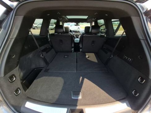Used 2022 Cadillac XT6 Premium Luxury w/ Technology Package AWD/4WD image 17
