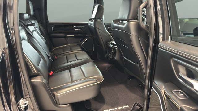 Used 2019 RAM 1500 Laramie AWD/4WD image 23
