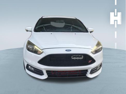 Used 2017 Ford Focus ST w/ Equipment Group 402A FWD image 3