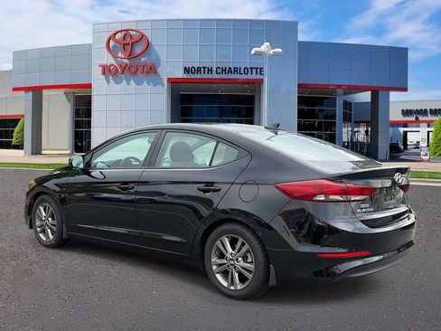Used 2018 Hyundai Elantra Value Edition FWD image 4