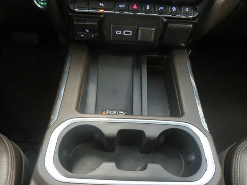 Used 2022 GMC Sierra 1500 Denali w/ Denali Premium Package image 44