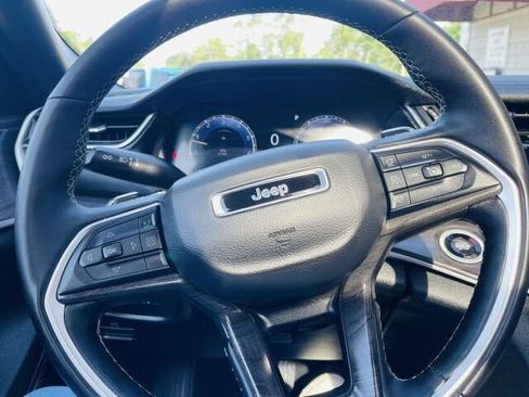 Used 2024 Jeep Grand Cherokee Limited w/ Black Appearance Package AWD/4WD image 24