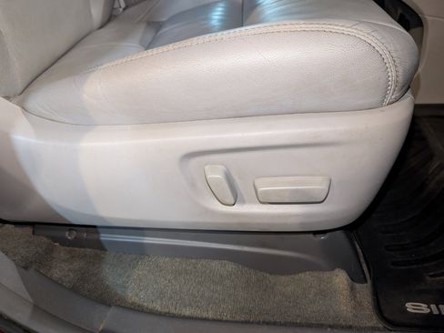 Used 2017 Toyota Sienna XLE Premium image 35