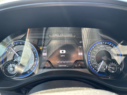 Used 2022 RAM 1500 Limited AWD/4WD image 9