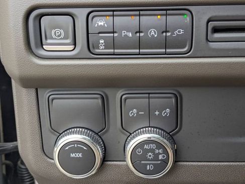 Used 2022 GMC Yukon XL SLE w/ Gmc Pro Safety Plus Package image 24