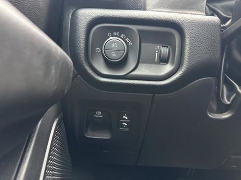 Certified 2022 RAM 1500 Big Horn image 28