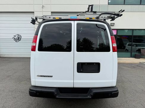 Used 2019 Chevrolet Express 2500 w/ Driver Convenience Package RWD image 12