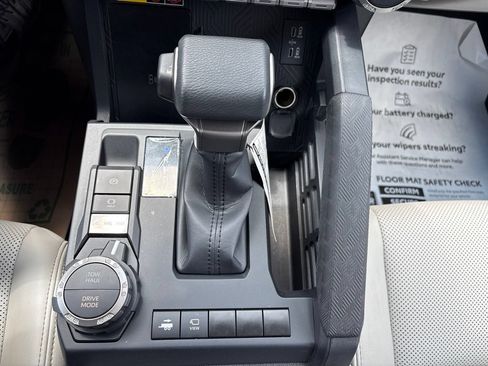 Certified 2025 Toyota Tacoma Limited AWD/4WD image 27