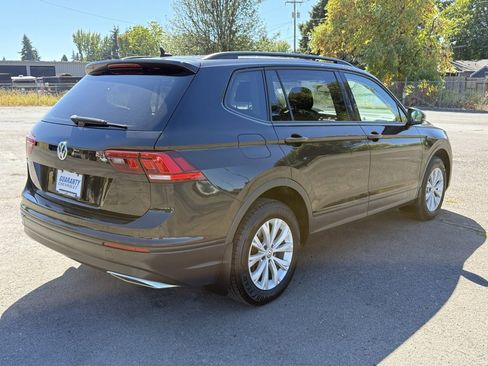 Used 2020 Volkswagen Tiguan S image 7