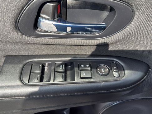 Used 2021 Honda HR-V LX image 12