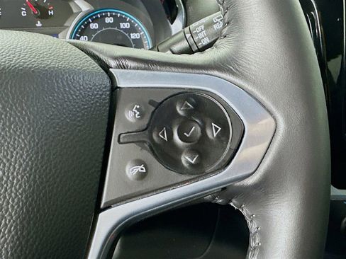 Used 2022 Chevrolet Traverse LT image 11