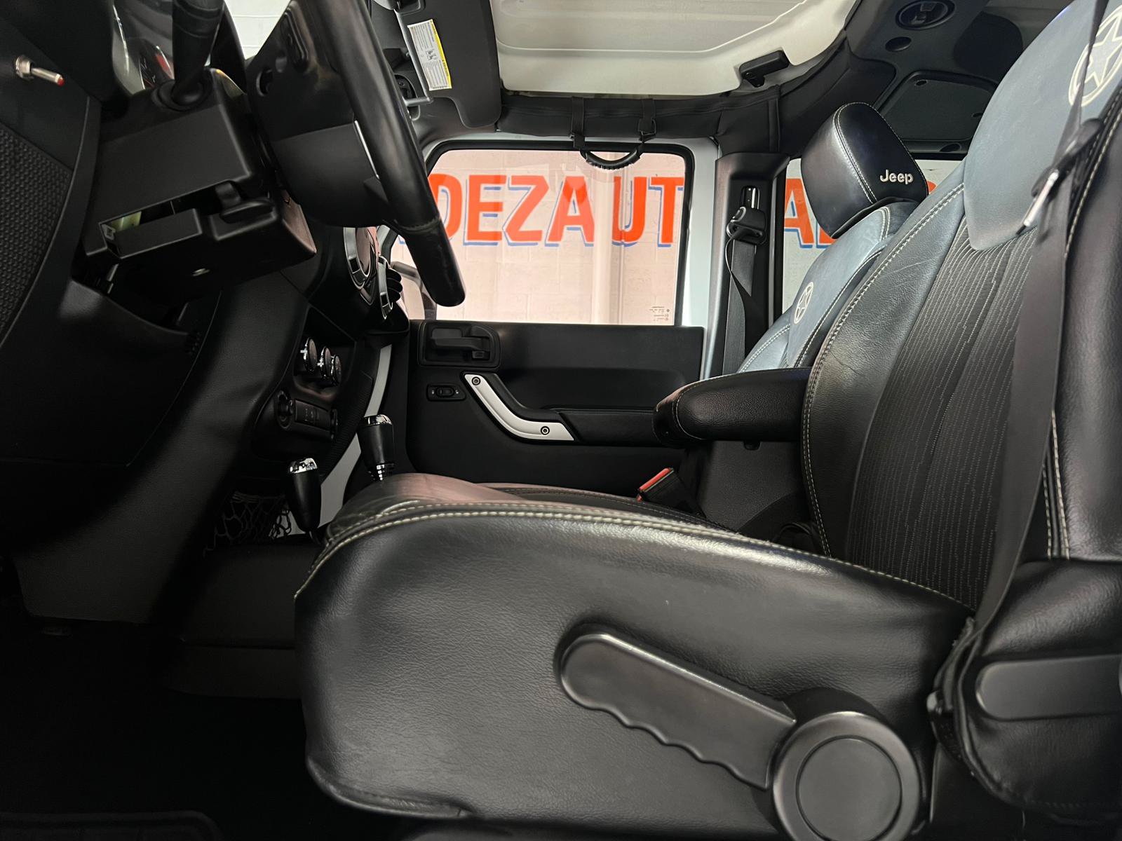 Used 2015 Jeep Wrangler Unlimited Sport AWD/4WD image 11