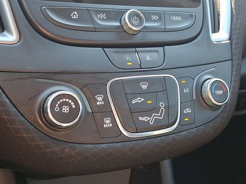 Used 2023 Chevrolet Malibu LS FWD image 17
