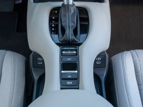 Used 2025 Honda HR-V LX image 23