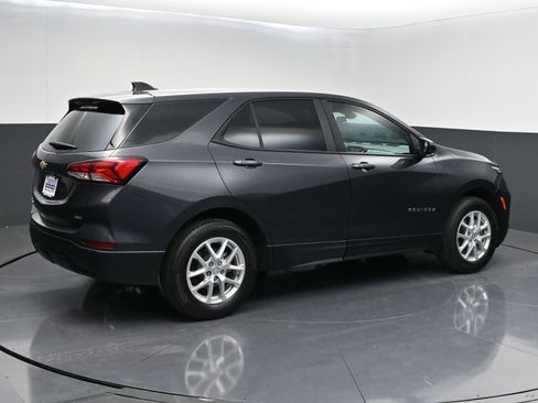 Used 2022 Chevrolet Equinox LS w/ LS Convenience Package AWD/4WD image 7