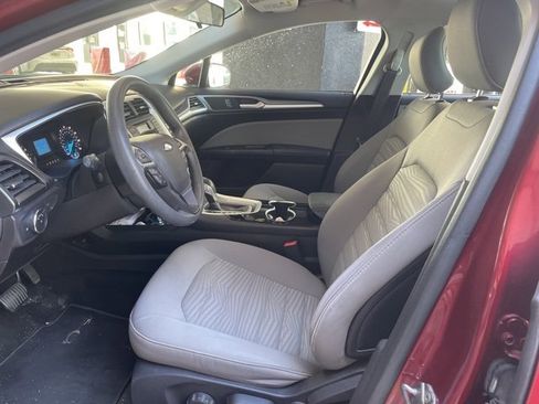 Used 2016 Ford Fusion S w/ Equipment Group 101A image 5