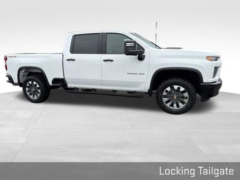 Used 2021 Chevrolet Silverado 2500 Custom w/ Custom Value Package image 19