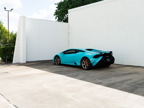 Used 2023 Lamborghini Huracan Tecnica RWD image 8