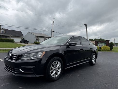 Used 2017 Volkswagen Passat 1.8T S FWD image 2