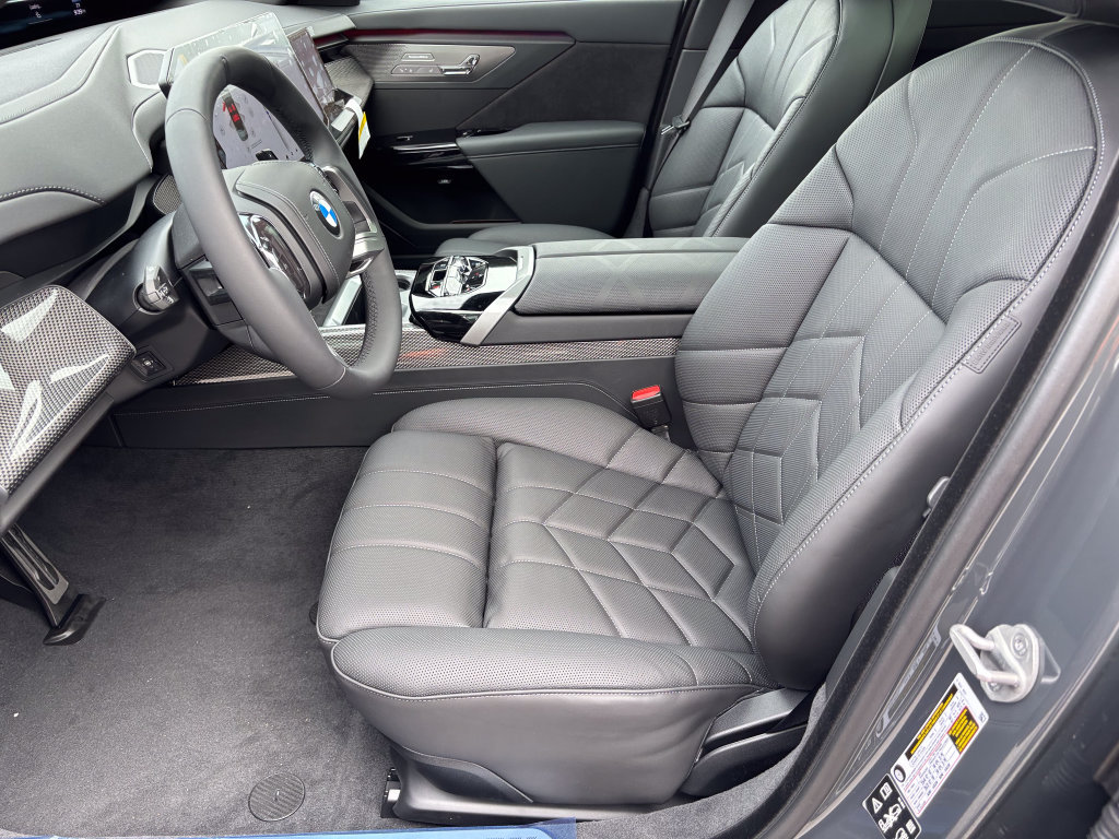 New 2027 BMW 740i xDrive w/ Executive Package AWD/4WD image 15