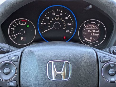 Used 2017 Honda HR-V EX image 28