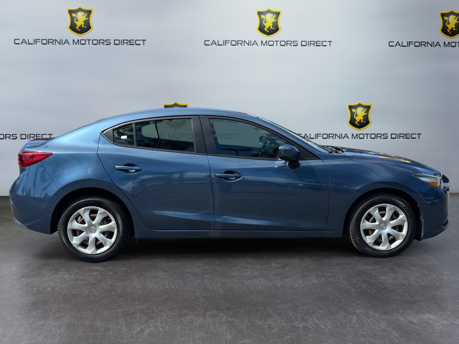 Used 2017 MAZDA MAZDA3 Sport FWD image 6