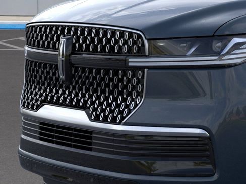 New 2026 Lincoln Navigator L Premier AWD/4WD image 17