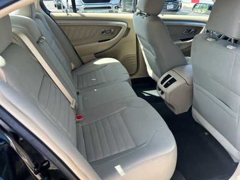 Used 2017 Ford Taurus SE FWD image 25