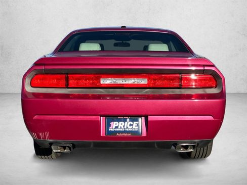 Used 2010 Dodge Challenger R/T RWD image 6