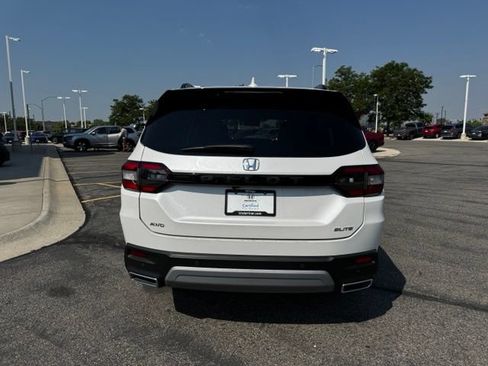 Used 2023 Honda Pilot Elite image 6