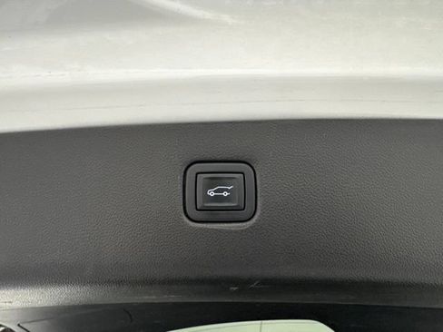 Used 2023 Chevrolet Blazer LT FWD image 27