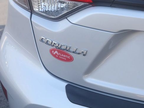 Used 2020 Toyota Corolla LE FWD image 29