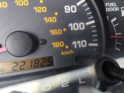 Used 2000 Toyota 4Runner Limited image 24