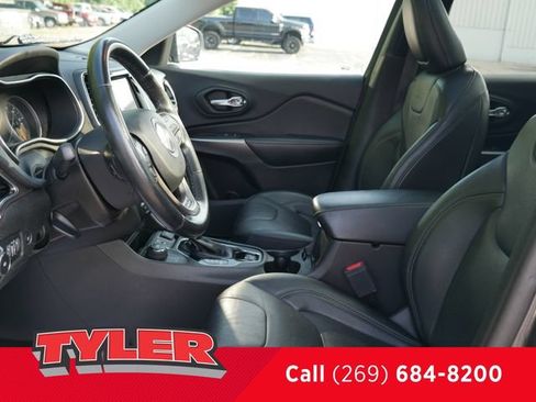 Used 2021 Jeep Cherokee Limited AWD/4WD image 34