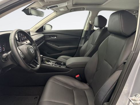 Used 2025 Honda Accord EX-L image 9