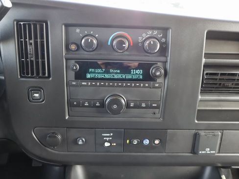 Used 2025 Chevrolet Express 3500 LS image 8